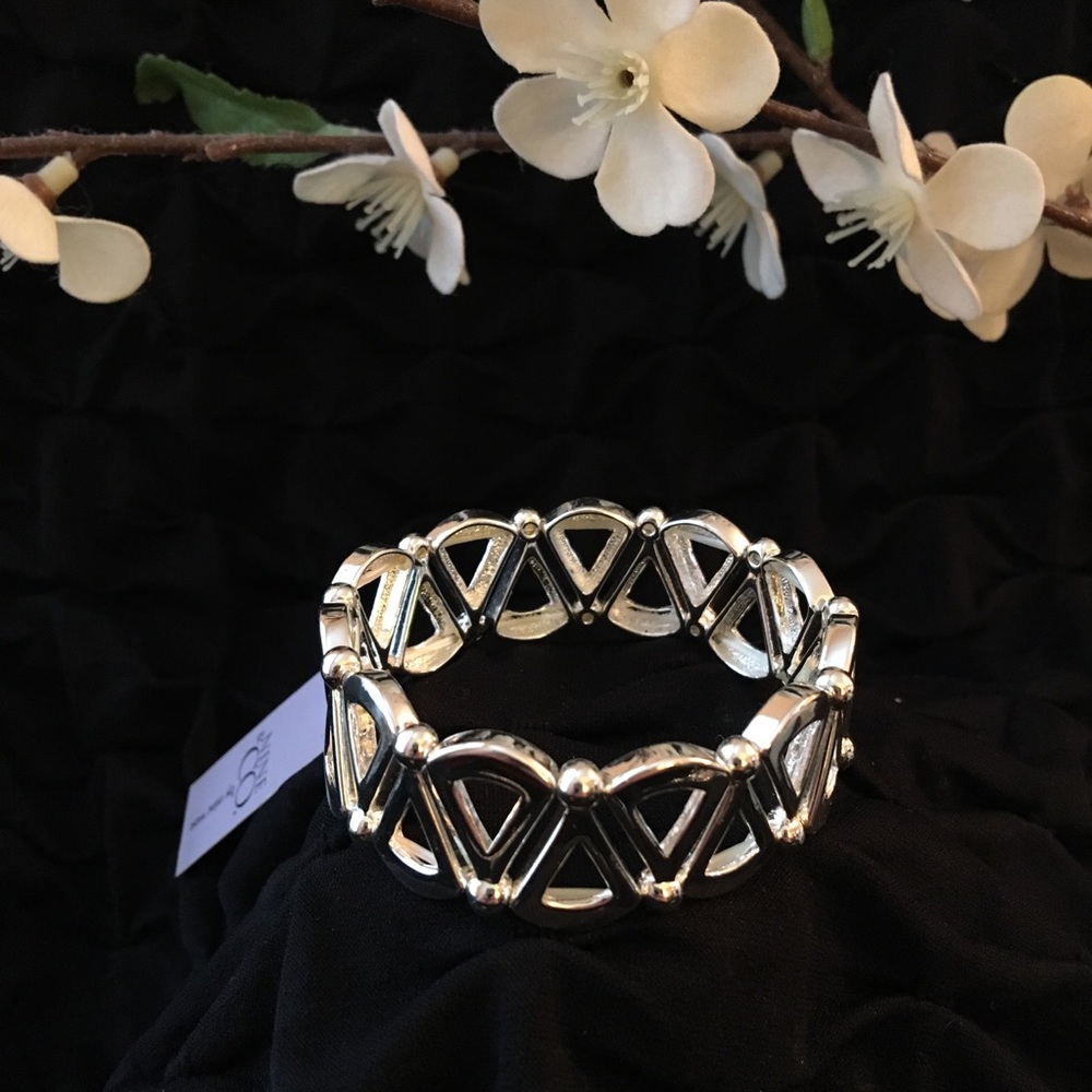 3/$20 Nine & Co | Stretch bracelet